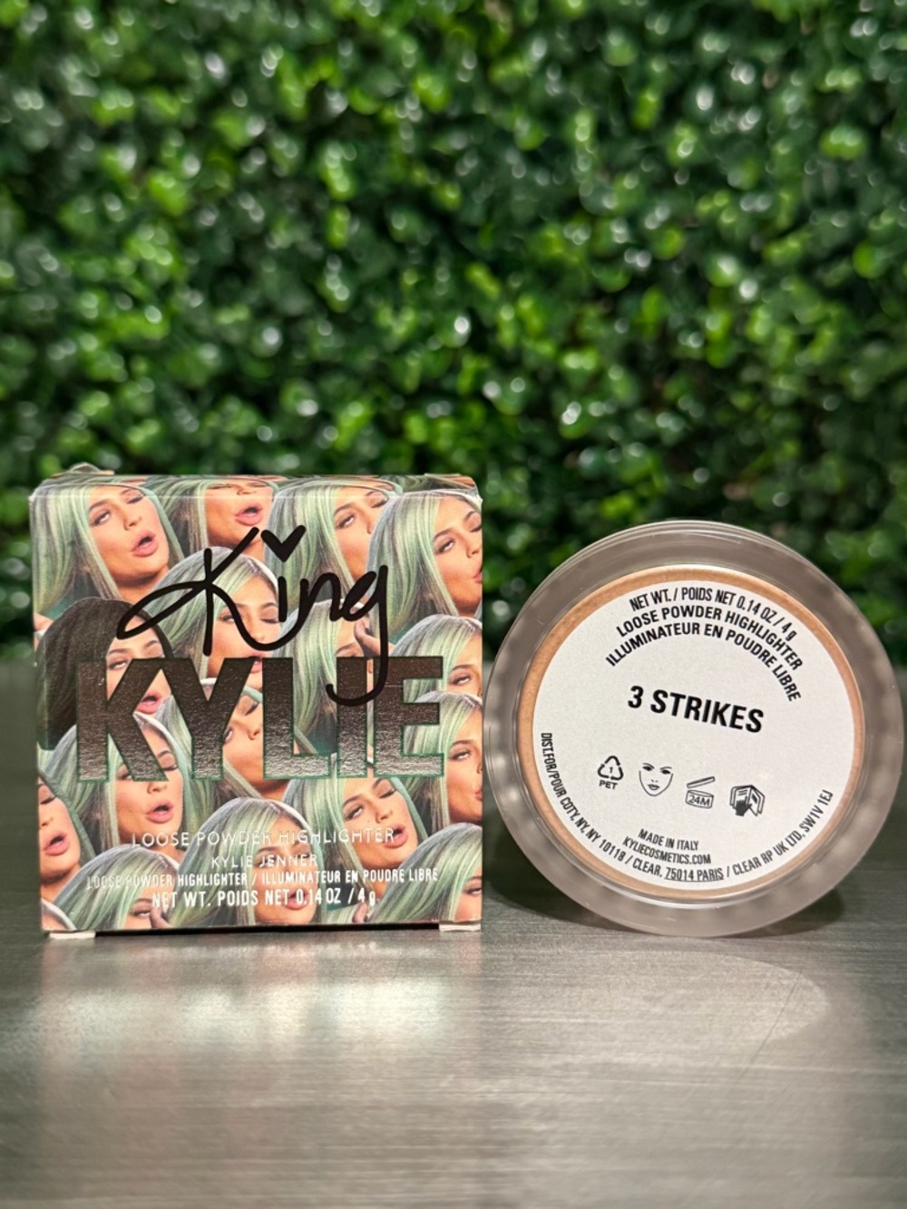 Kylie Cosmetics 'King' Highlighter Compact -3 Strikes - Picture 3 of 6